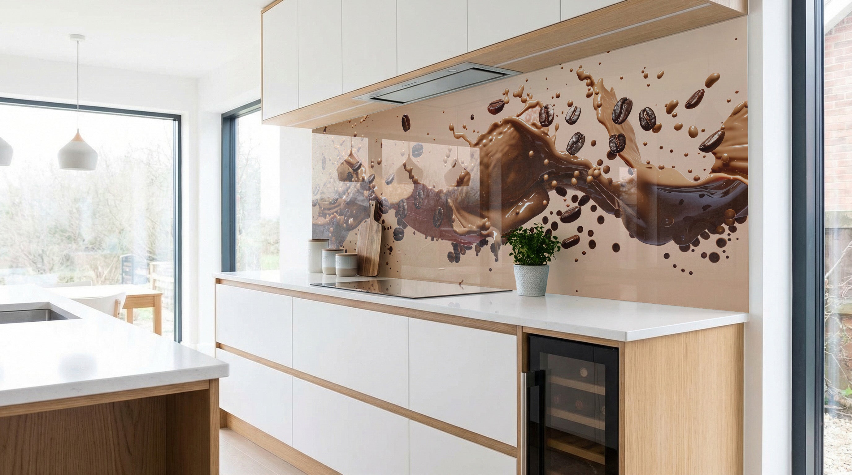 Moderne Küche mit weißen Schränken und einer Küchenrückwand – „Kaffeestrudel“ von glasposter.com.