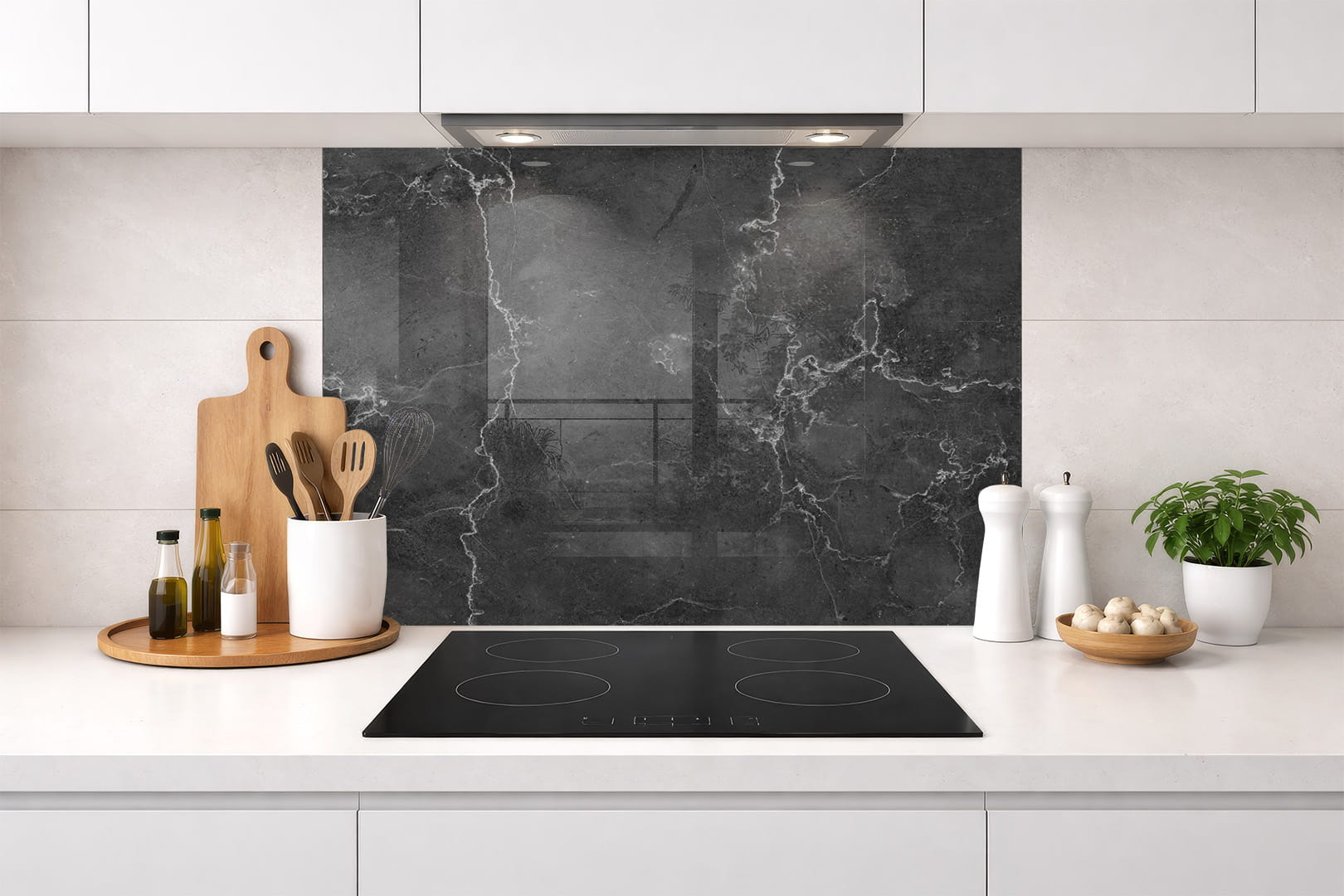 Spritzschutz – schwarzer Marmor mit weißen Adern